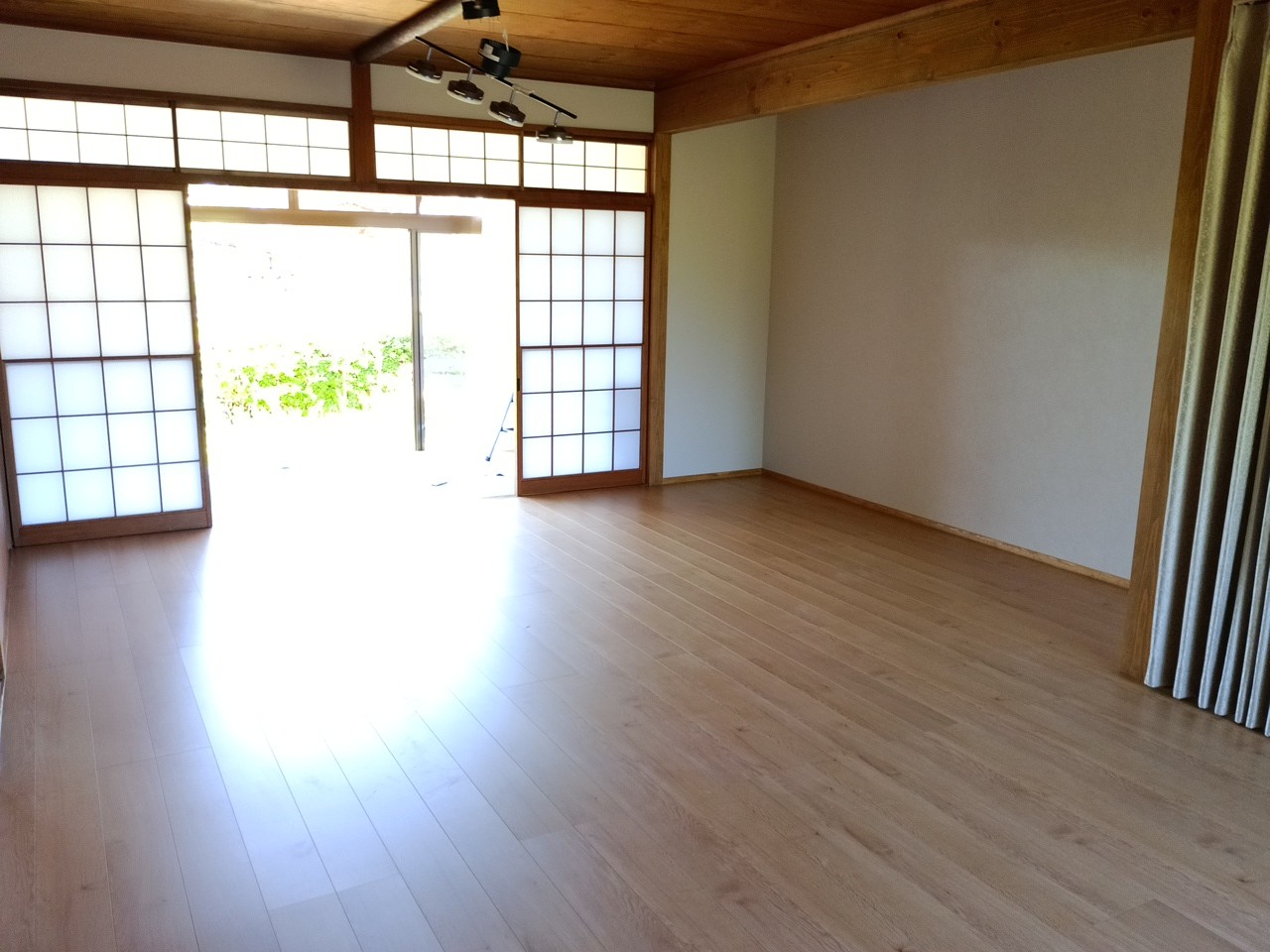和室から洋室へ内部改修工事🍀